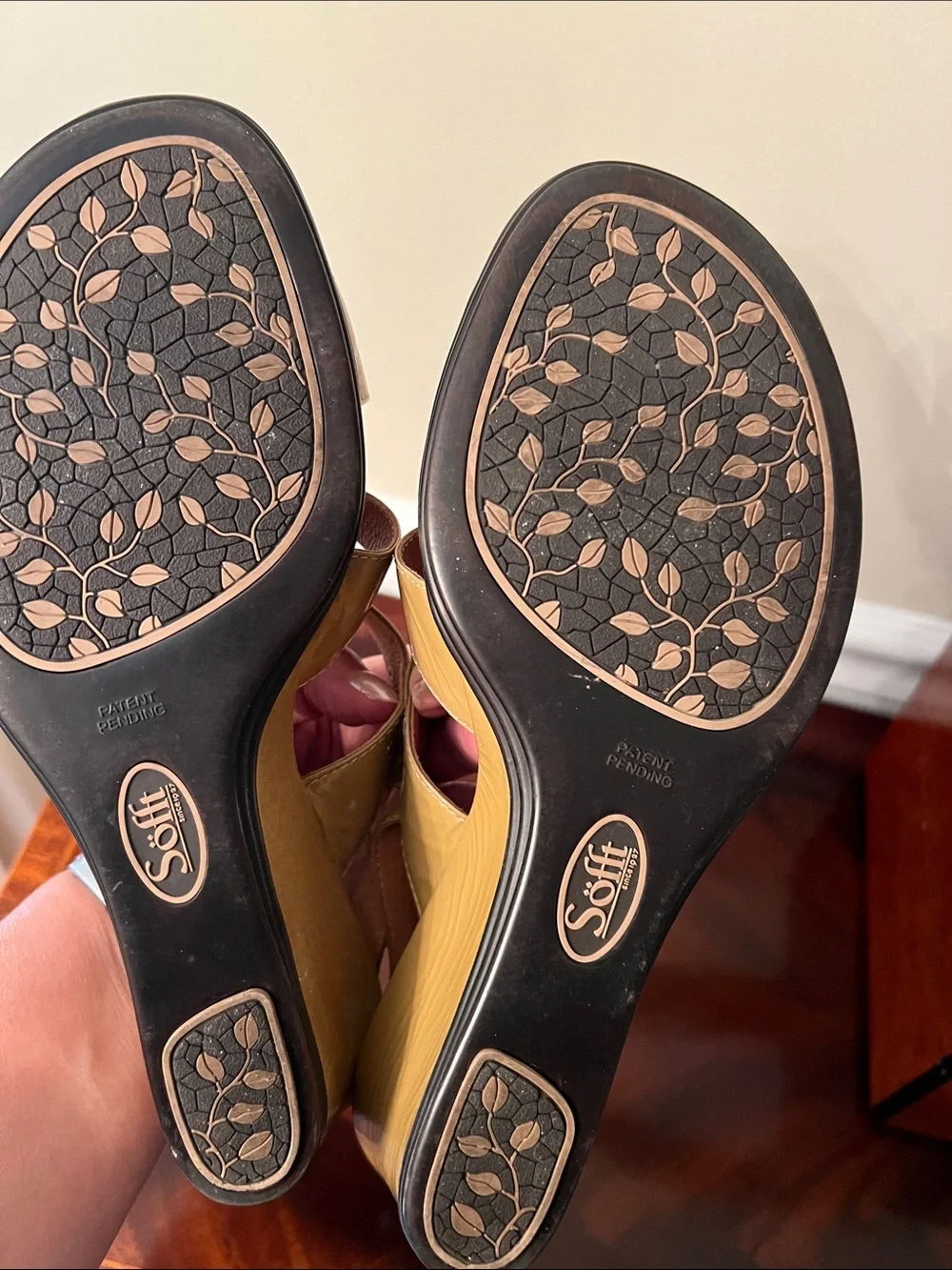 Sofft  Tan Patent Wedge Sandals - Slingback Comfort 8.5M Like New!